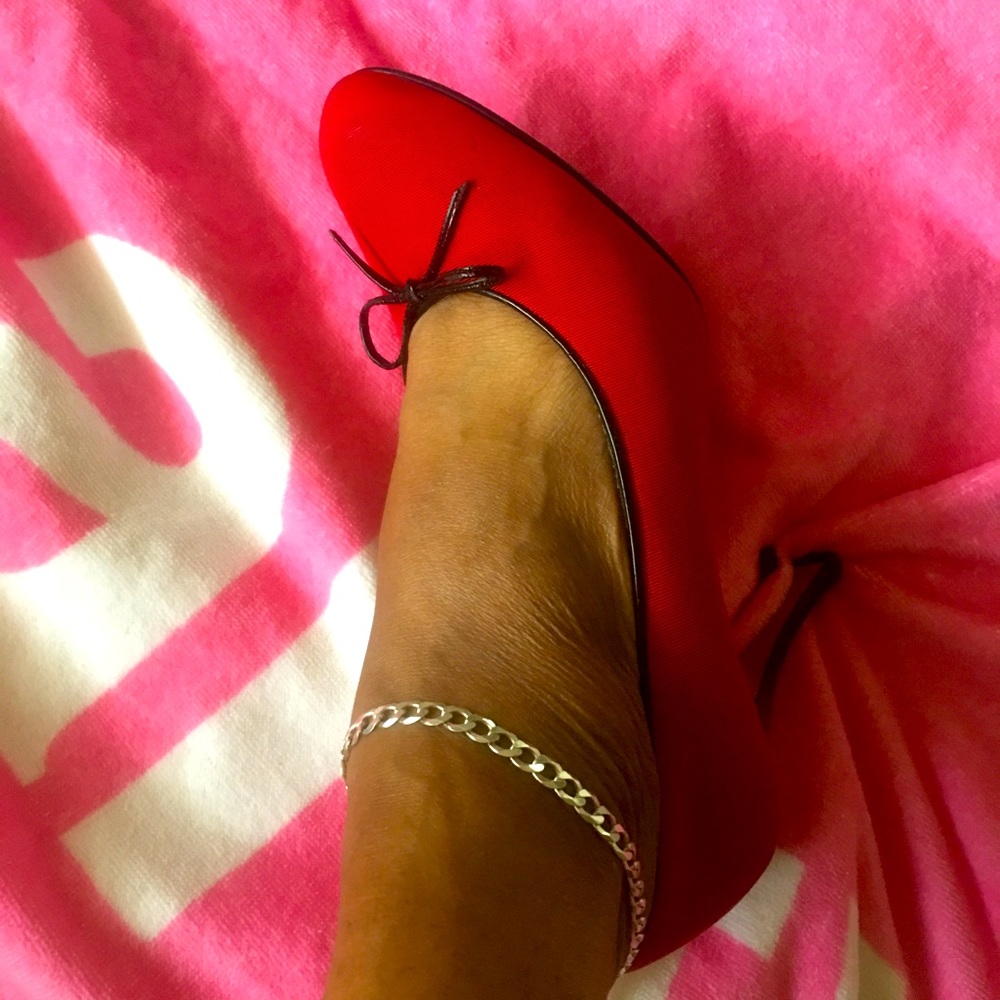 Delman heels ..RED/Black 😍